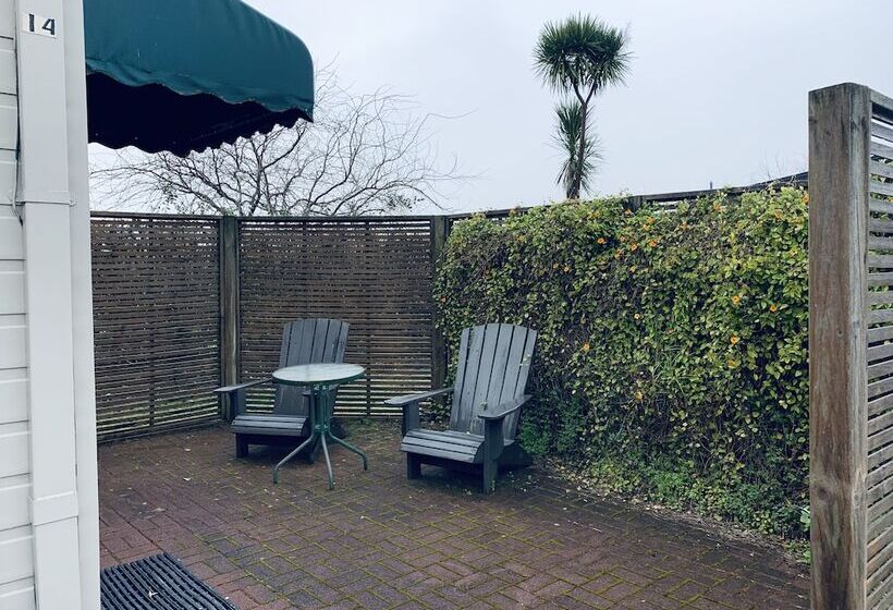 호텔 Aotearoa Lodge