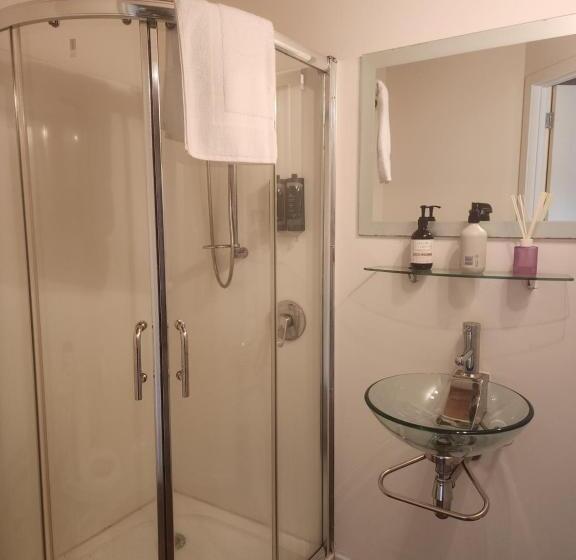 هتل Avalon Resort