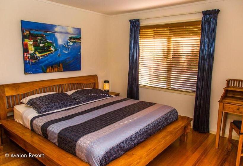 هتل Avalon Resort