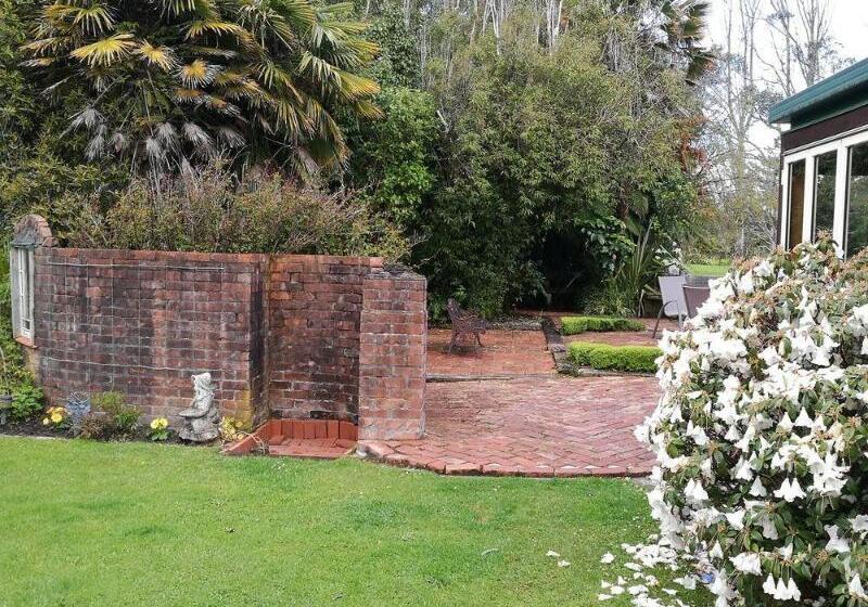 בית מלון כפרי Awatuna Homestead