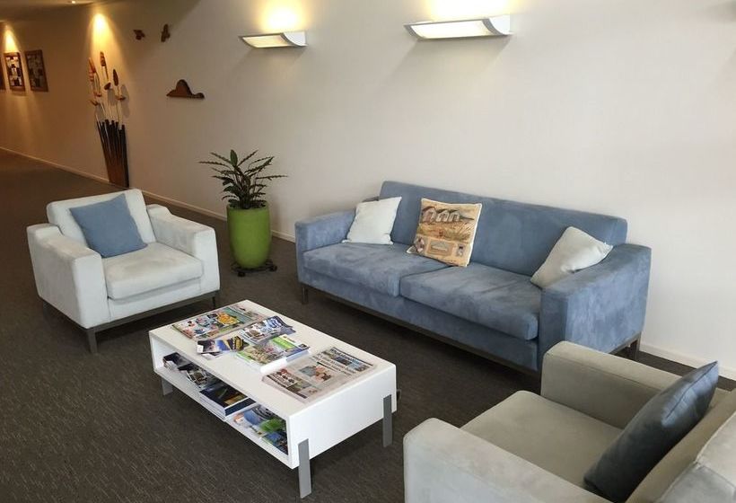 فندق Beachpoint Apartments