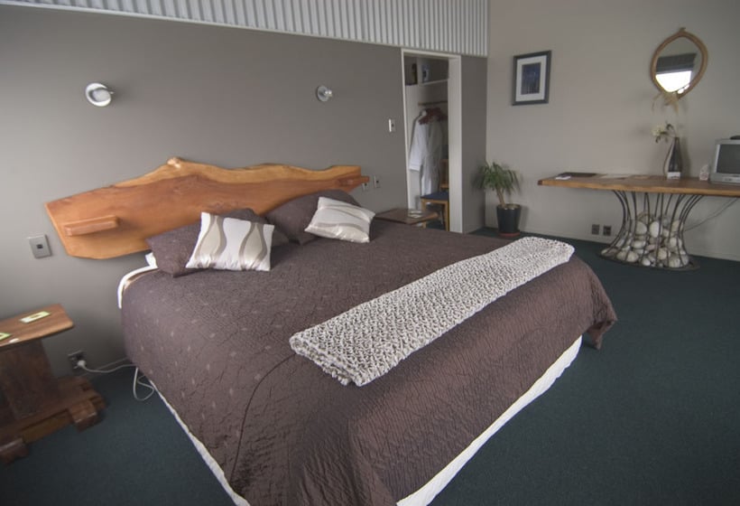 בית מלון כפרי Breakers Boutique Accommodation