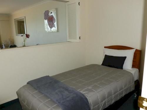 בית מלון כפרי Breakwater Apartments