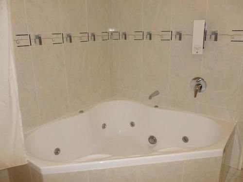 בית מלון כפרי Breakwater Apartments