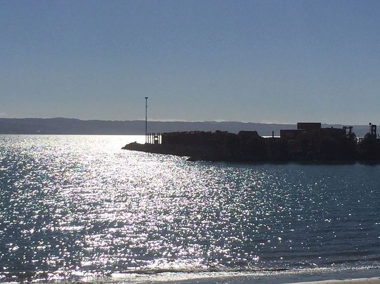 Отель Breakwater Apartments