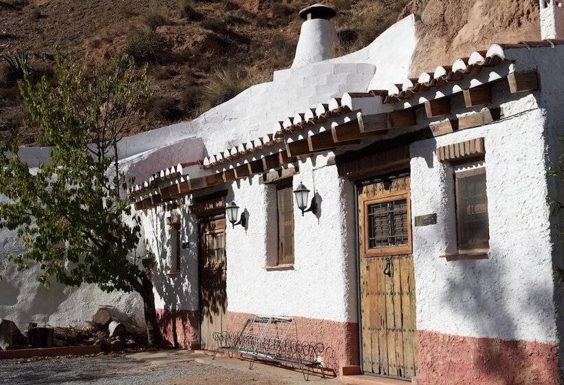 هتل Casas Cueva Y Cortijo La Tala En Guadix