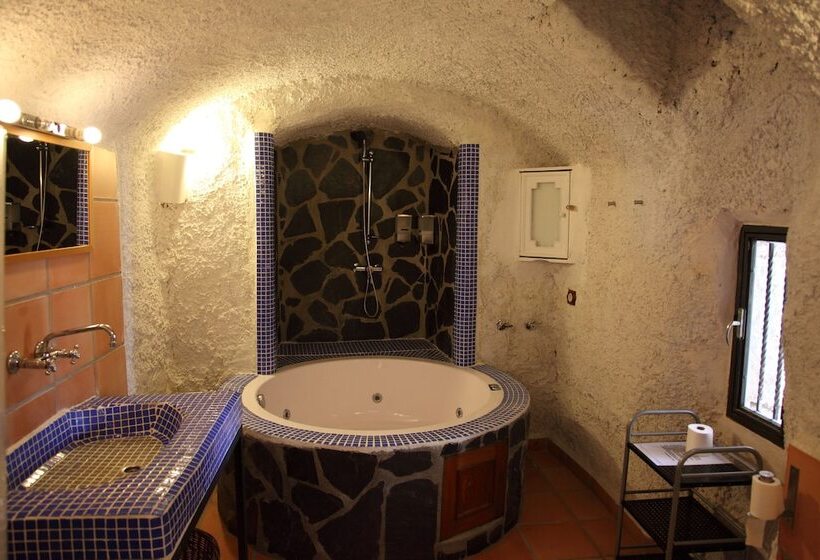هتل Casas Cueva Y Cortijo La Tala En Guadix