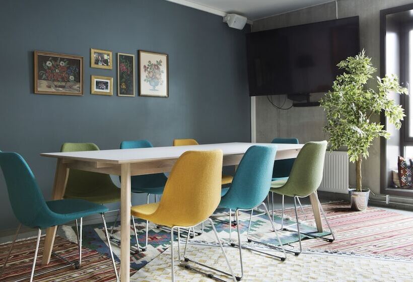 Comfort Hotel Square