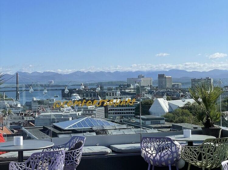 Comfort Hotel Square