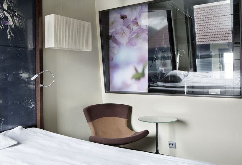 Comfort Hotel Square