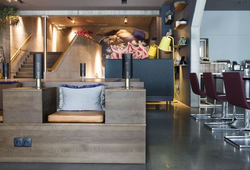 Comfort Hotel Square