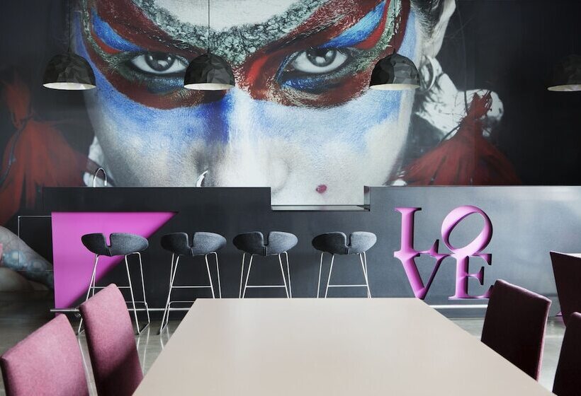 Comfort Hotel Square