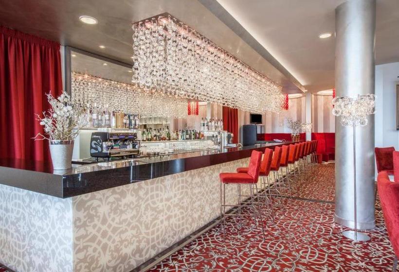 Отель Crowne Plaza St. Petersburg Airport, An Ihg