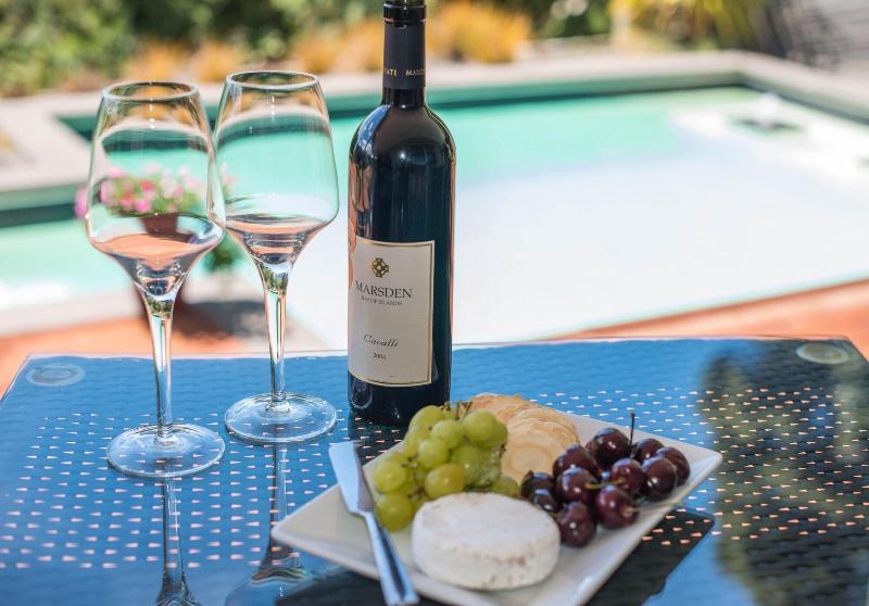 هتل Decks Of Paihia