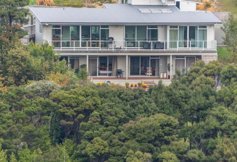 هتل Decks Of Paihia