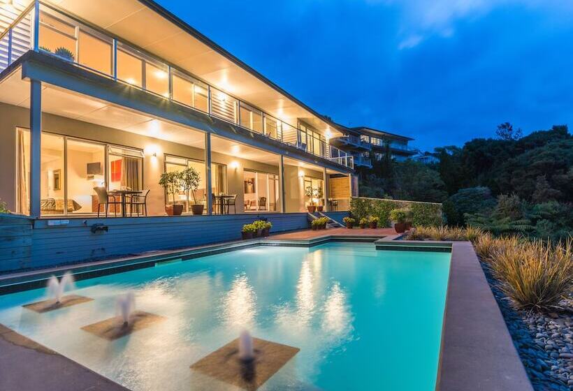 هتل Decks Of Paihia