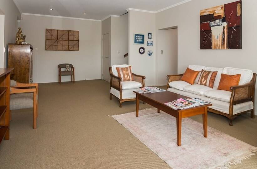 هتل Decks Of Paihia