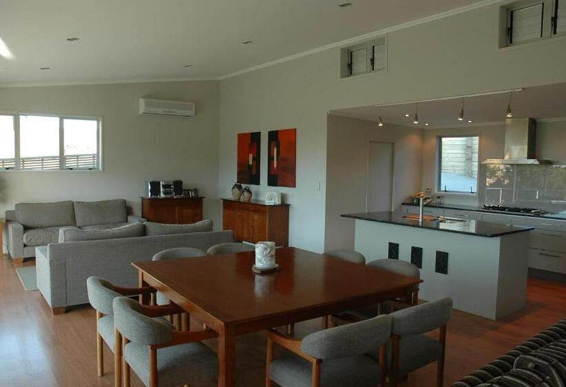 هتل Decks Of Paihia