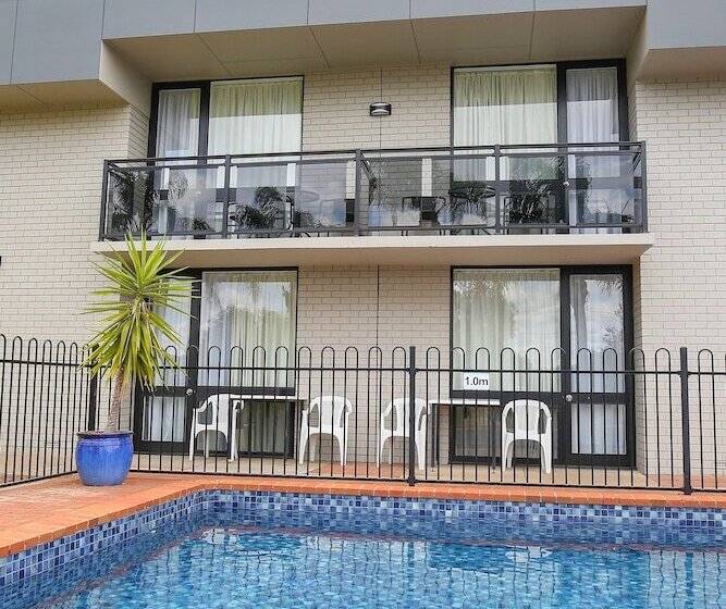 هتل Econo Lodge Mildura