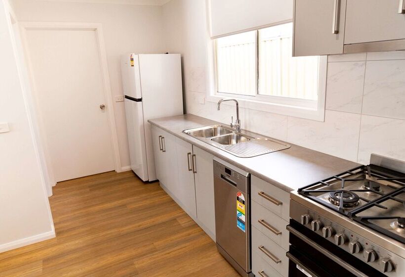 هتل Econo Lodge Mildura