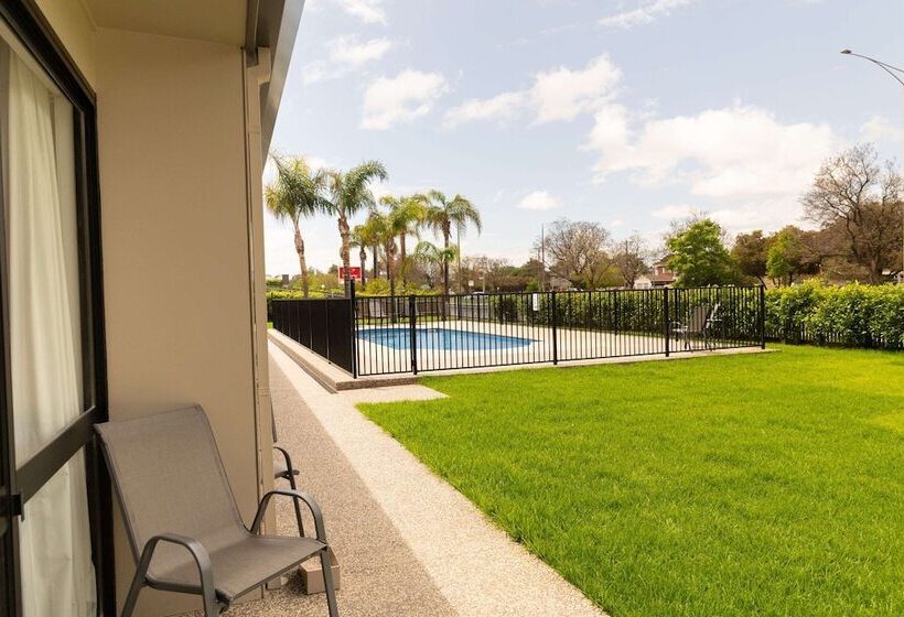 هتل Econo Lodge Mildura