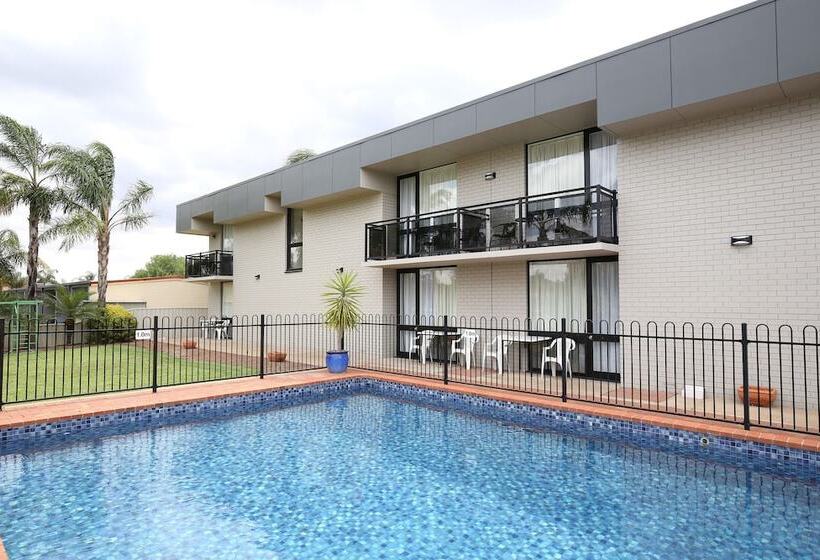 هتل Econo Lodge Mildura