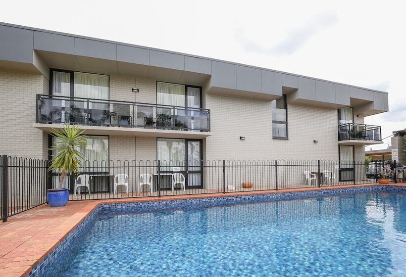 هتل Econo Lodge Mildura