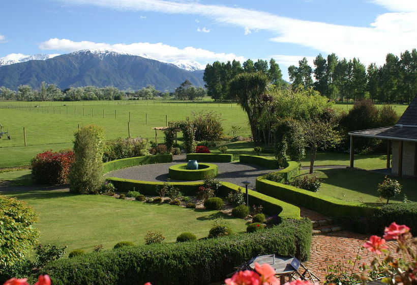 Отель Fyffe Country Lodge