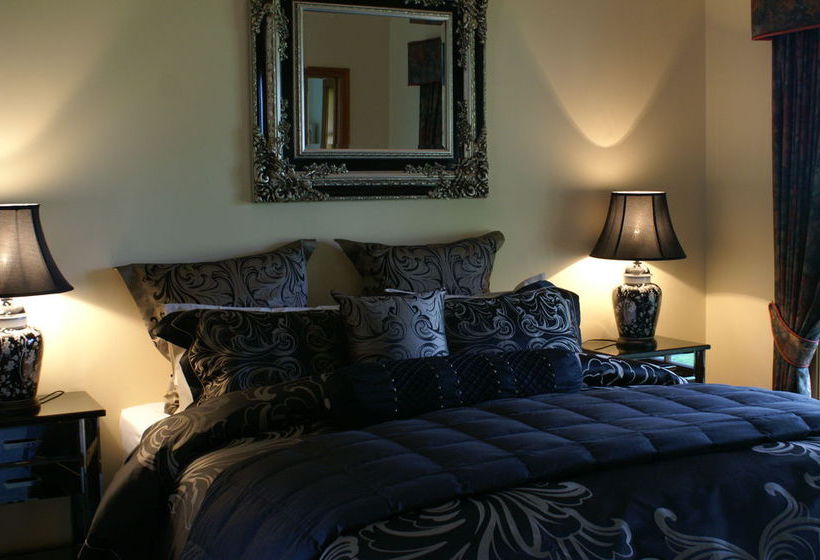 Отель Fyffe Country Lodge