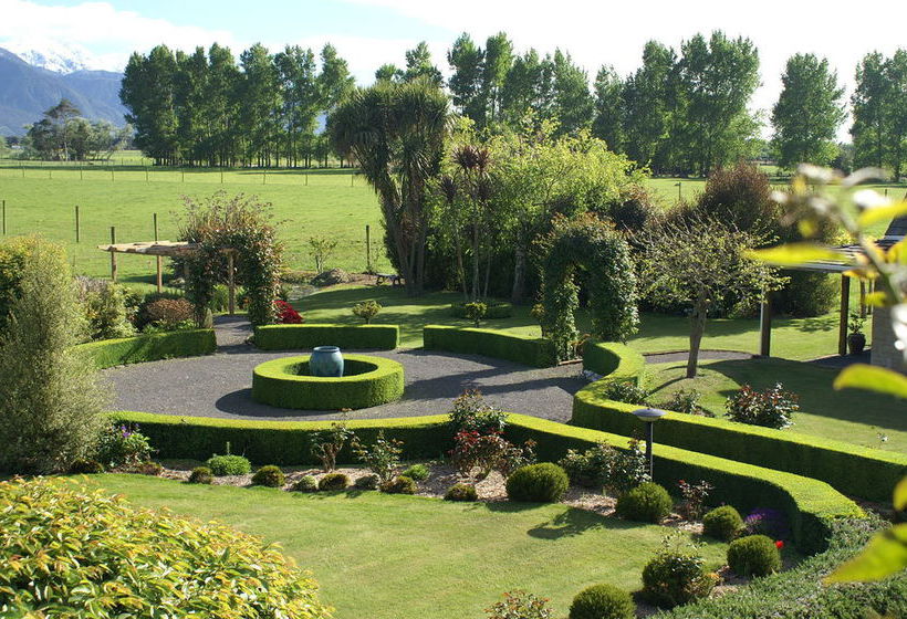 Отель Fyffe Country Lodge