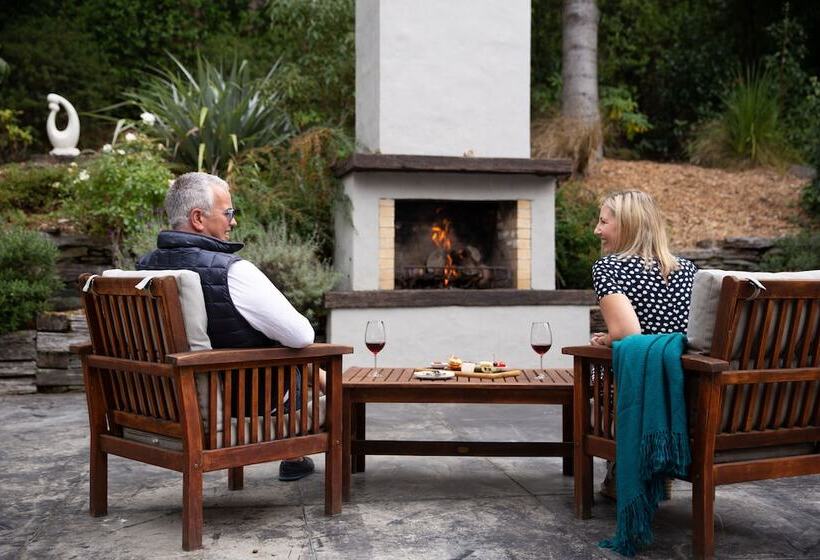 هتل Hidden Lodge Queenstown