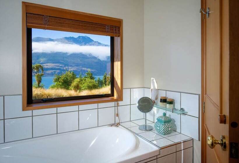 هتل Hidden Lodge Queenstown