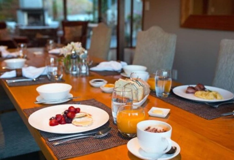 هتل Hidden Lodge Queenstown