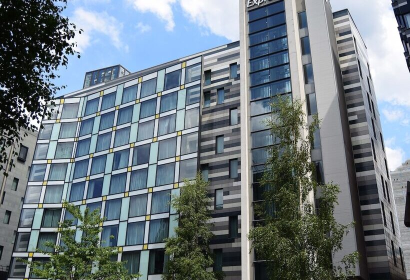 בית מלון כפרי Holiday Inn Express Manchester City Centre Arena, An Ihg