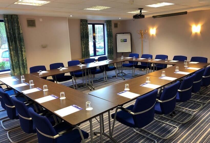 호텔 Holiday Inn Express Poole, An Ihg