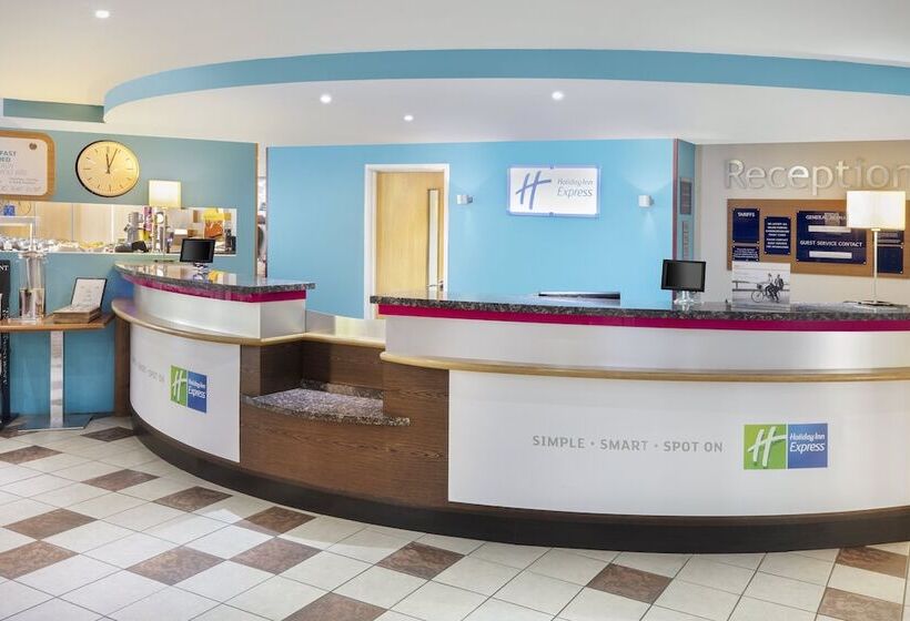 호텔 Holiday Inn Express Poole, An Ihg