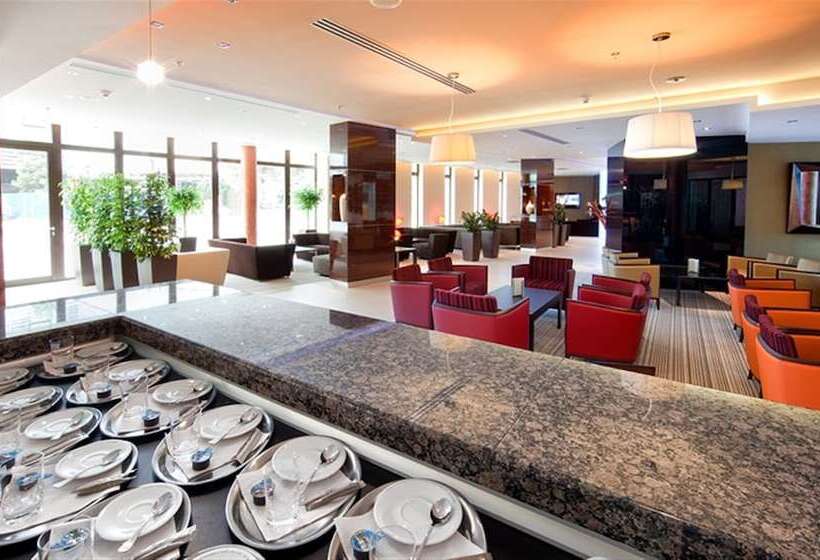 هتل Holiday Inn Trnava, An Ihg