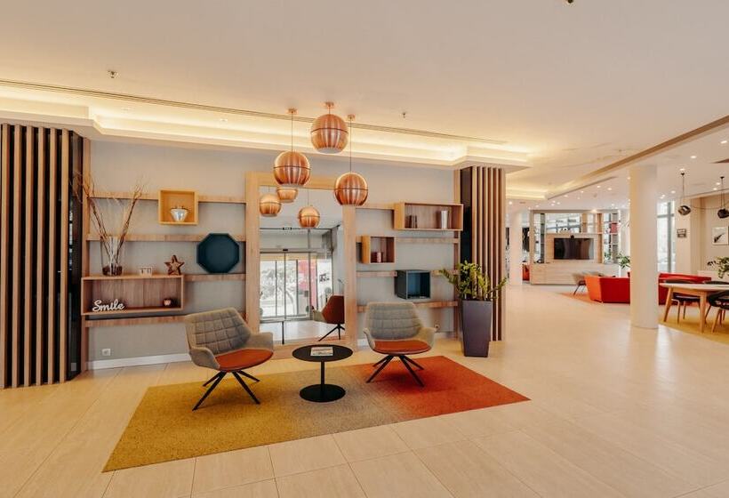 هتل Holiday Inn Trnava, An Ihg