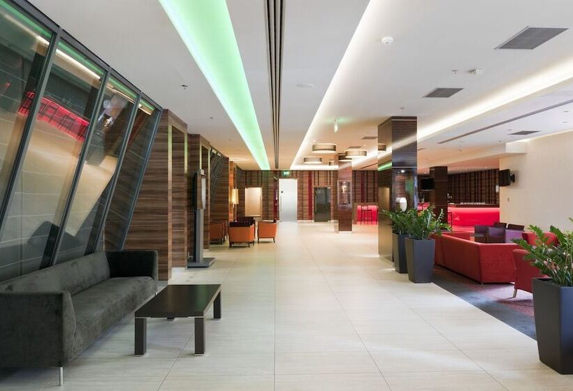هتل Holiday Inn Trnava, An Ihg
