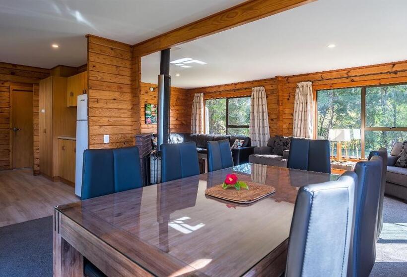 فندق Kimi Ora Eco Resort