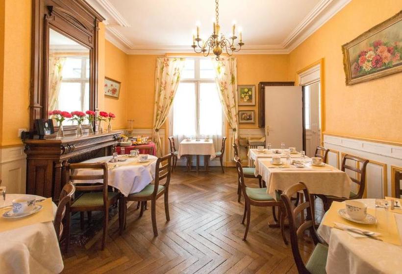 בית מלון כפרי Rabelais