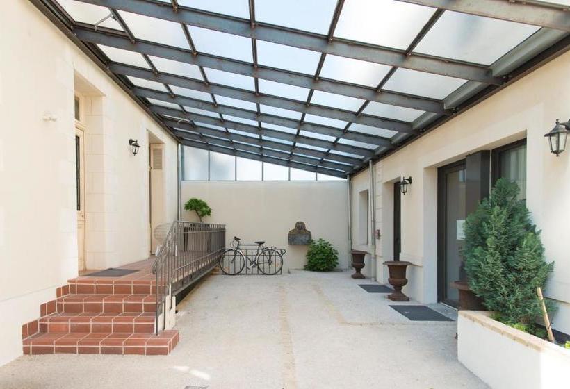 בית מלון כפרי Rabelais