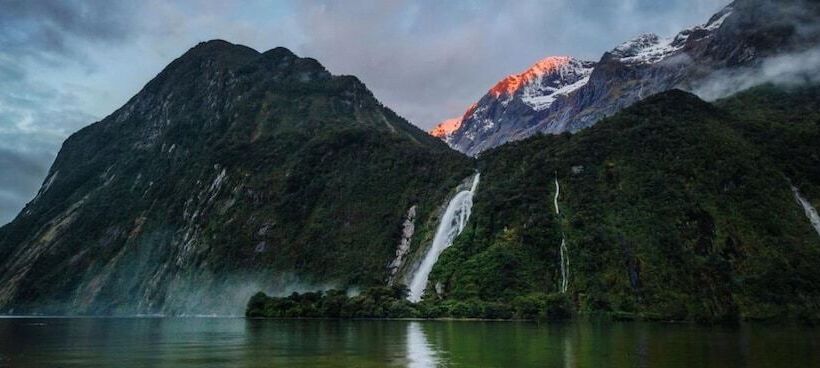 هتل Manapouri Lakeview Motor Inn