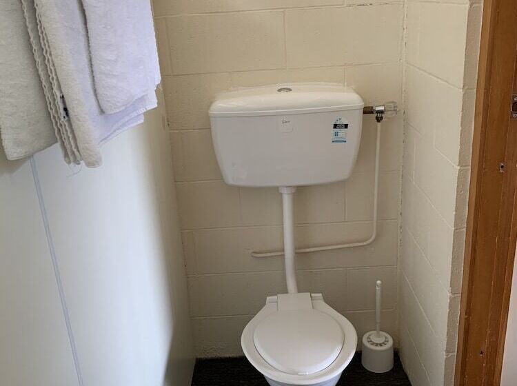 هتل Manapouri Lakeview Motor Inn