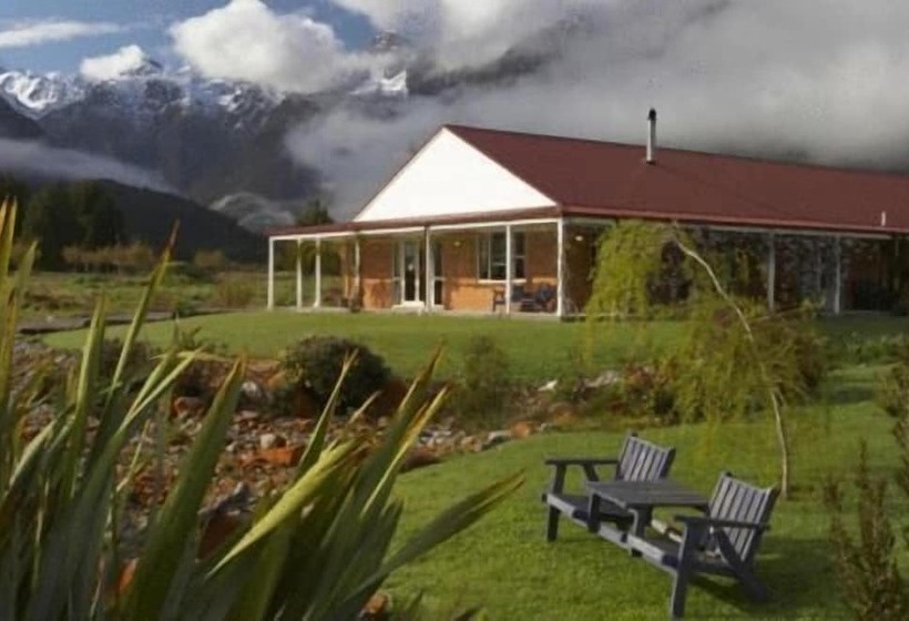 호텔 Misty Peaks Guesthouse