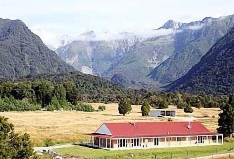 호텔 Misty Peaks Guesthouse