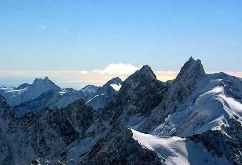 호텔 Misty Peaks Guesthouse