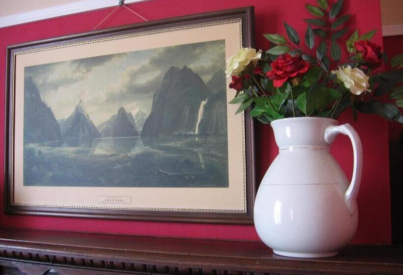 هتل Murrells Grand View House