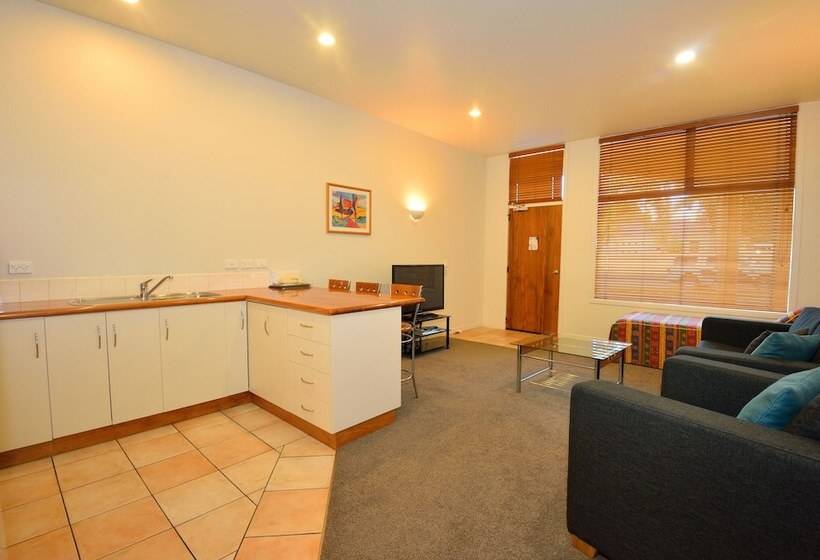 בית מלון כפרי Ocean Beach Motor Lodge