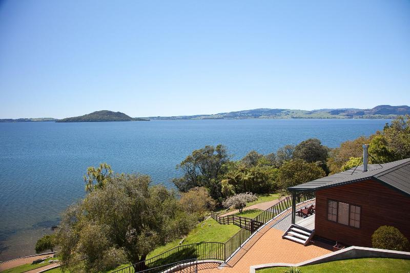 בית מלון כפרי On The Point  Lake Rotorua